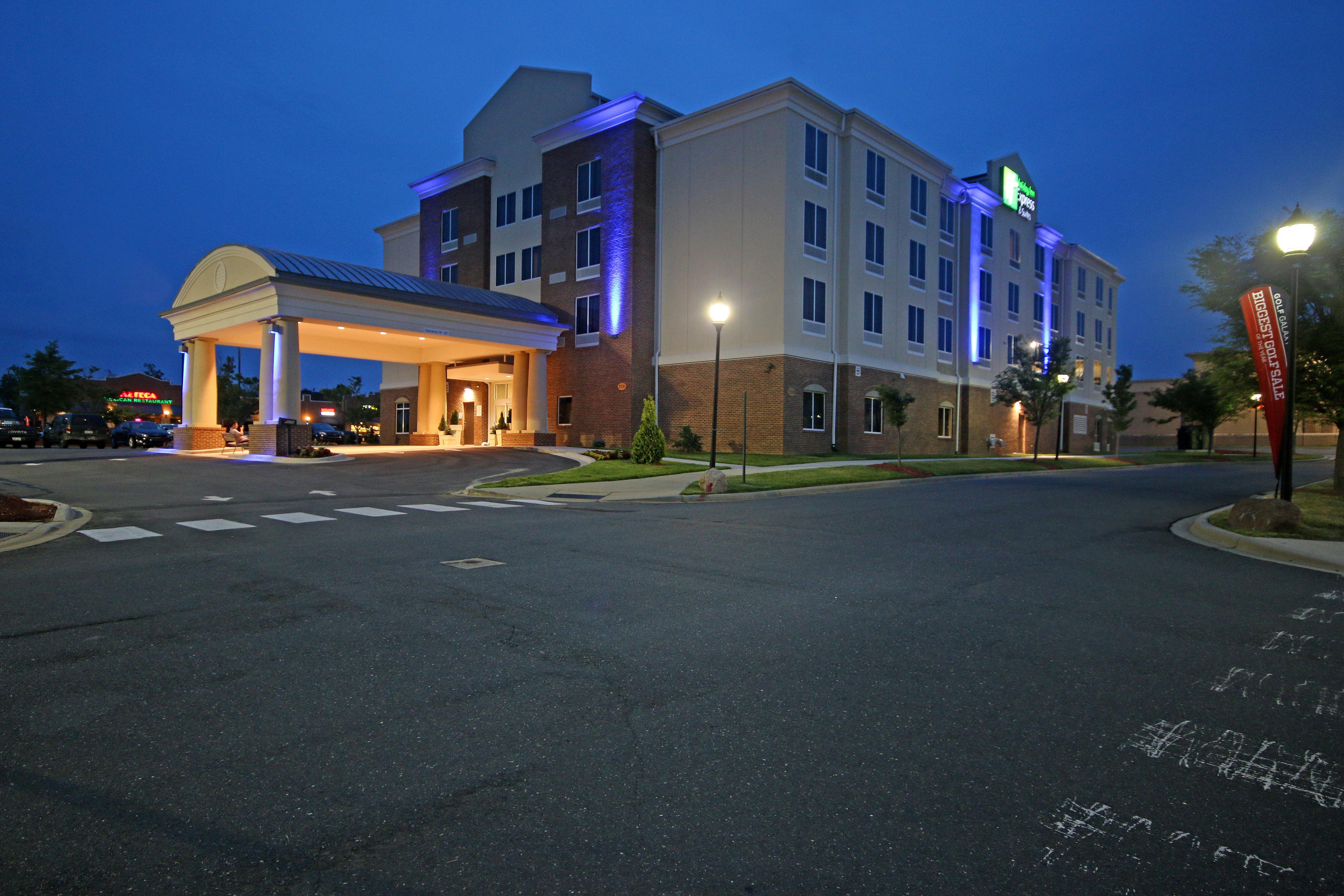 Holiday Inn Express & Suites Charlotte North, An Ihg Hotel Kültér fotó